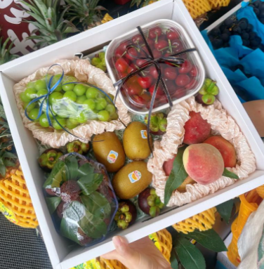 提供进口水果与礼盒定制服务