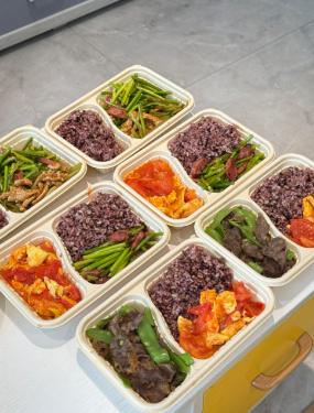 提供预制菜与半成品配菜服务